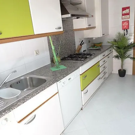 2 Bedroom City Center W/ Terrace *