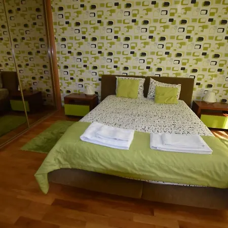 2 Bedroom City Center W/ Terrace Apartment *